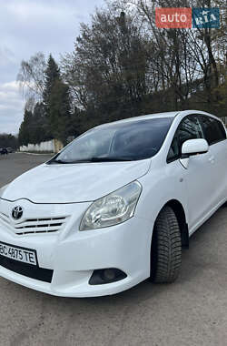 Минивэн Toyota Corolla Verso 2010 в 