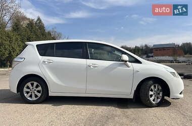 Минивэн Toyota Corolla Verso 2010 в 