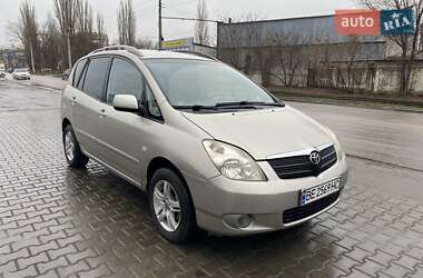 Минивэн Toyota Corolla Verso 2002 в 
