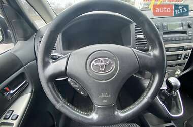 Минивэн Toyota Corolla Verso 2002 в 