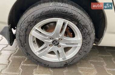 Минивэн Toyota Corolla Verso 2002 в 