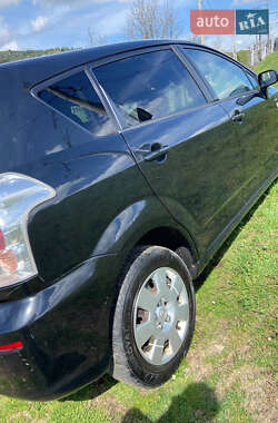 Минивэн Toyota Corolla Verso 2006 в 