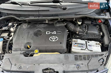 Минивэн Toyota Corolla Verso 2008 в 