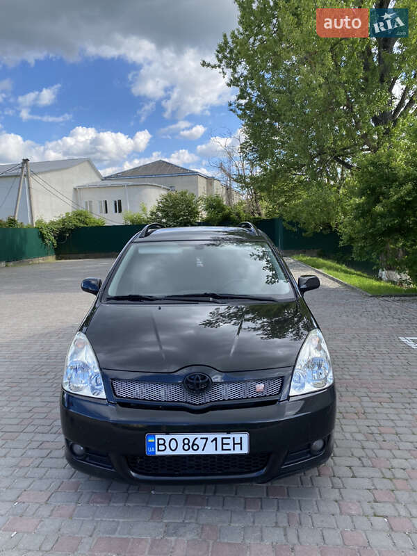 Минивэн Toyota Corolla Verso 2007 в 