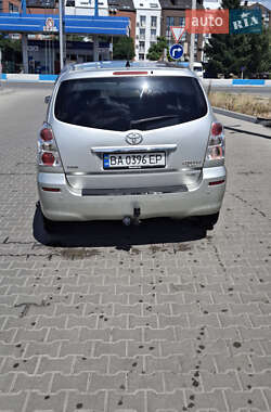 Минивэн Toyota Corolla Verso 2008 в 