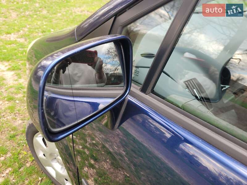 Мінівен Toyota Corolla Verso 2005 в Нових Санжарах