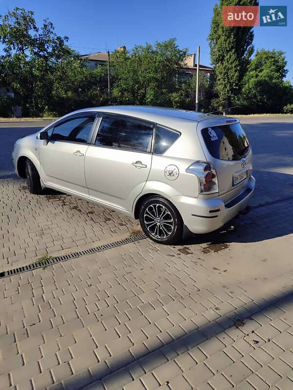 Минивэн Toyota Corolla Verso 2005 в Раздельной