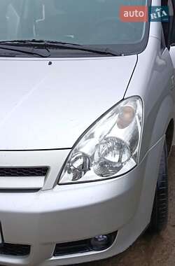 Минивэн Toyota Corolla Verso 2006 в Монастырище