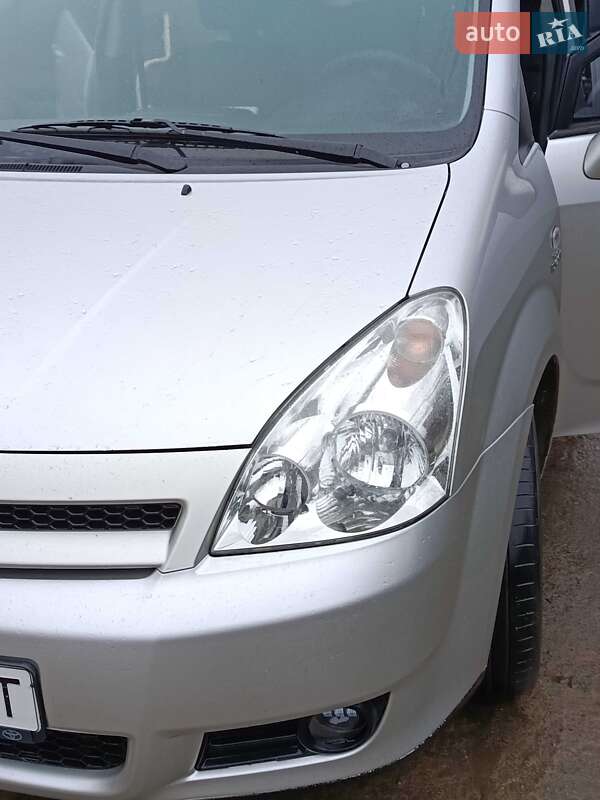 Toyota Corolla Verso 2006