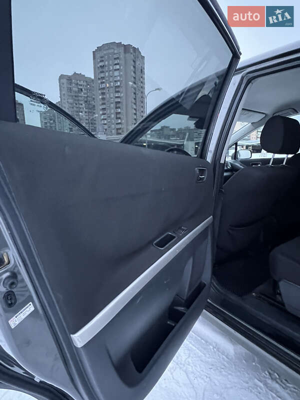 Мінівен Toyota Corolla Verso 2004 в Києві