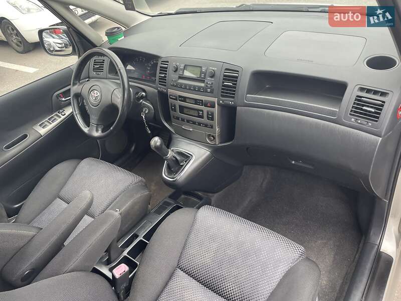 Минивэн Toyota Corolla Verso 2003 в Харькове фото 12 Минивэн Toyota Corolla Verso 2003 в Харькове
