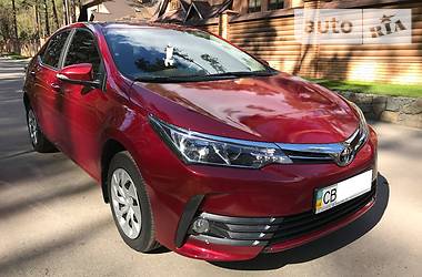 Седан Toyota Corolla 2017 в Чернигове