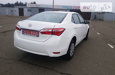 Седан Toyota Corolla 2015 в Киеве