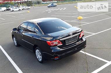 Седан Toyota Corolla 2010 в Киеве