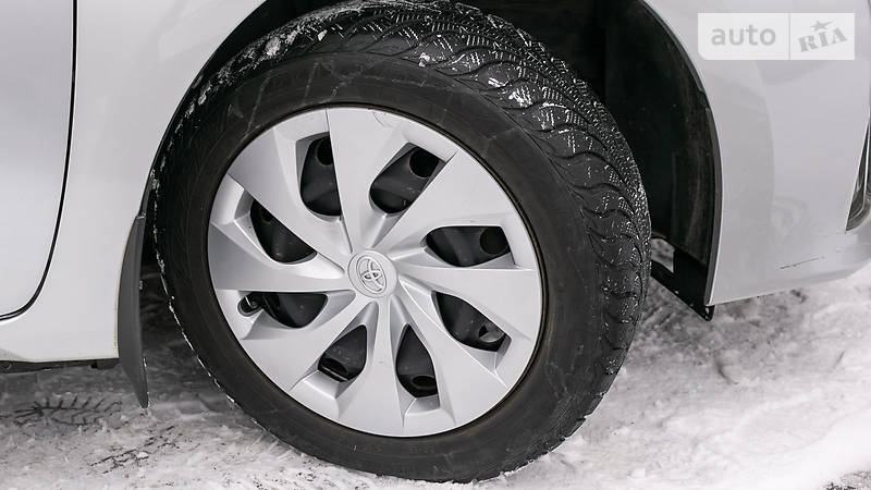 Седан Toyota Corolla 2013 в Днепре
