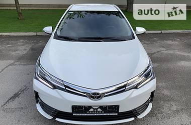 Седан Toyota Corolla 2017 в Днепре