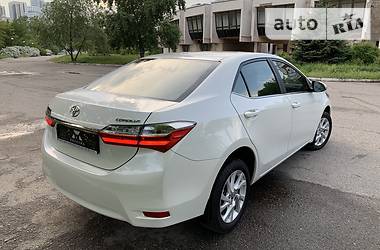 Седан Toyota Corolla 2017 в Днепре