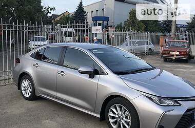 Седан Toyota Corolla 2019 в Киеве