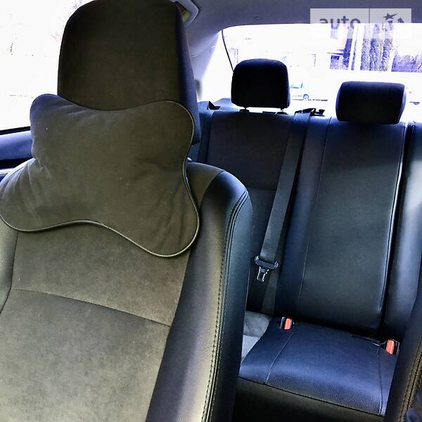 Седан Toyota Corolla 2014 в Тернополе