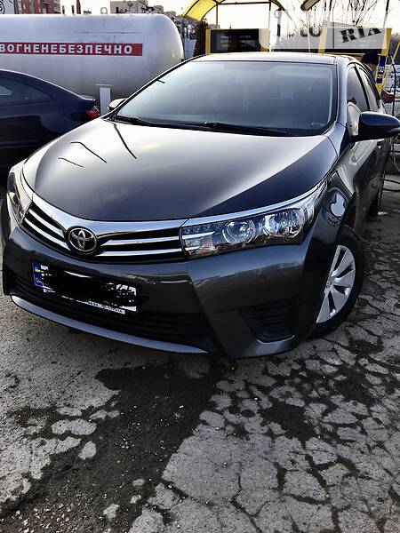Седан Toyota Corolla 2014 в Тернополе