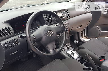 Хетчбек Toyota Corolla 2005 в 