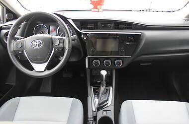 Седан Toyota Corolla 2017 в Чернигове