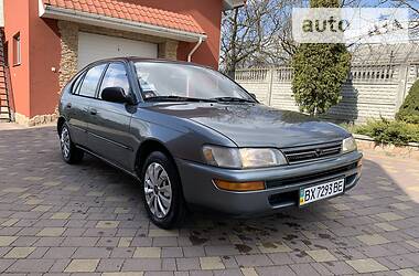 Хетчбек Toyota Corolla 1993 в 