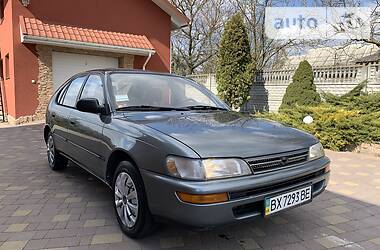 Хетчбек Toyota Corolla 1993 в 