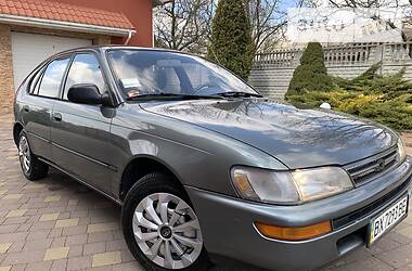 Хетчбек Toyota Corolla 1993 в 