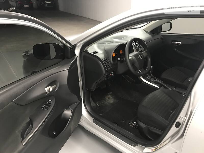 Седан Toyota Corolla 2011 в Киеве