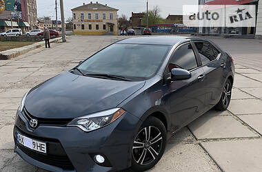 Седан Toyota Corolla 2015 в 