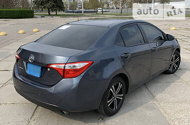 Седан Toyota Corolla 2015 в 