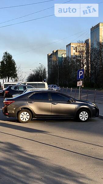 Седан Toyota Corolla 2014 в Тернополе