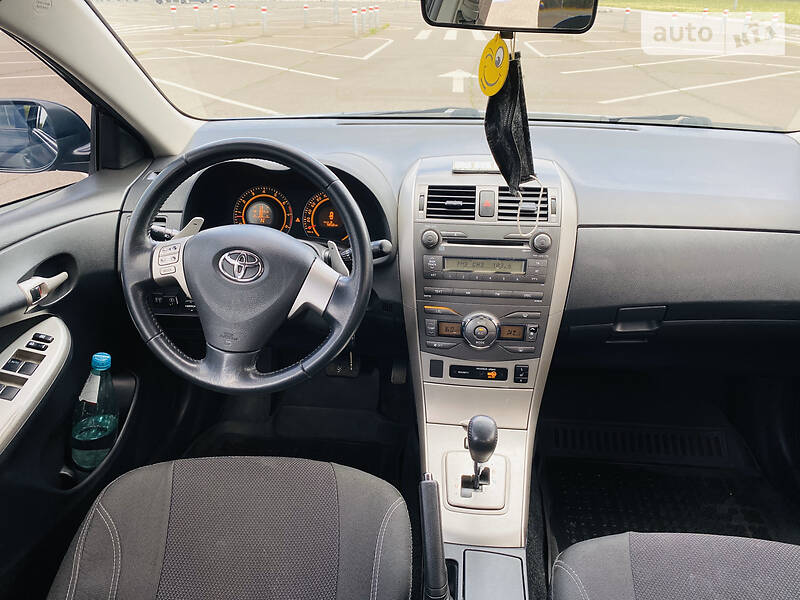 Седан Toyota Corolla 2008 в Кривому Розі