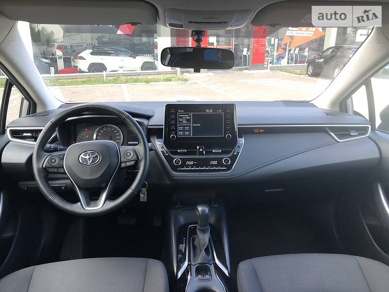 Седан Toyota Corolla 2019 в Рівному