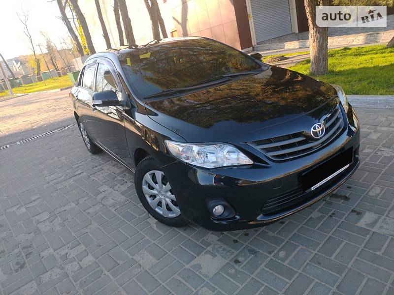 Седан Toyota Corolla 2011 в Дніпрі