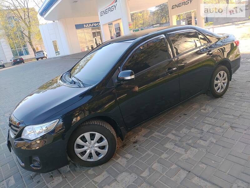 Седан Toyota Corolla 2011 в Дніпрі