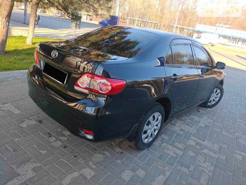 Седан Toyota Corolla 2011 в Дніпрі