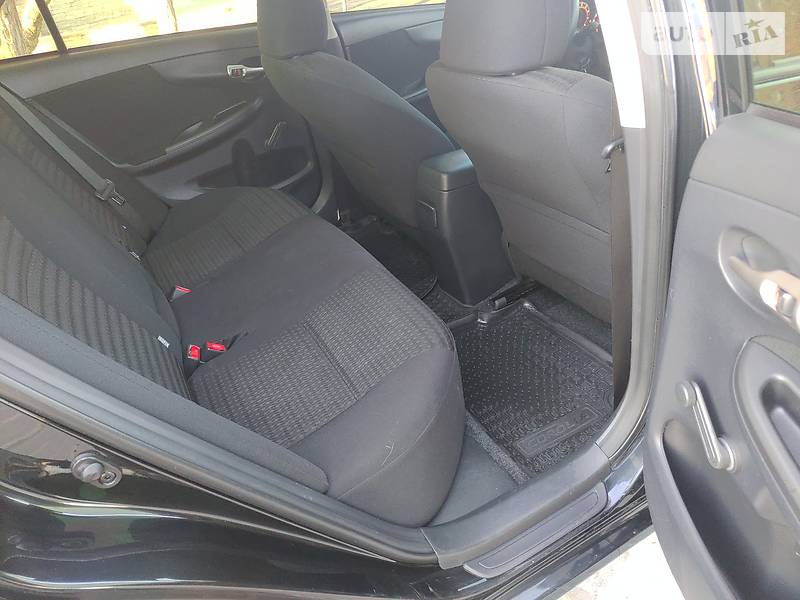Седан Toyota Corolla 2011 в Дніпрі