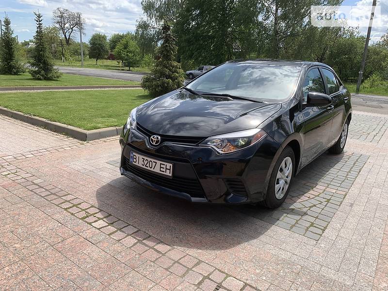 Седан Toyota Corolla 2015 в Пирятині
