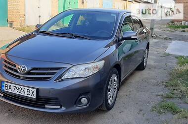 Седан Toyota Corolla 2011 в Кропивницком