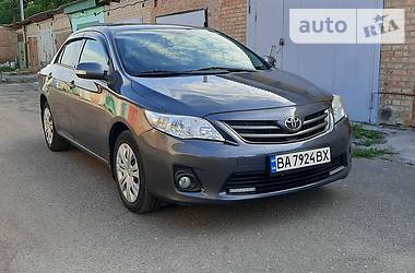 Седан Toyota Corolla 2011 в Кропивницком