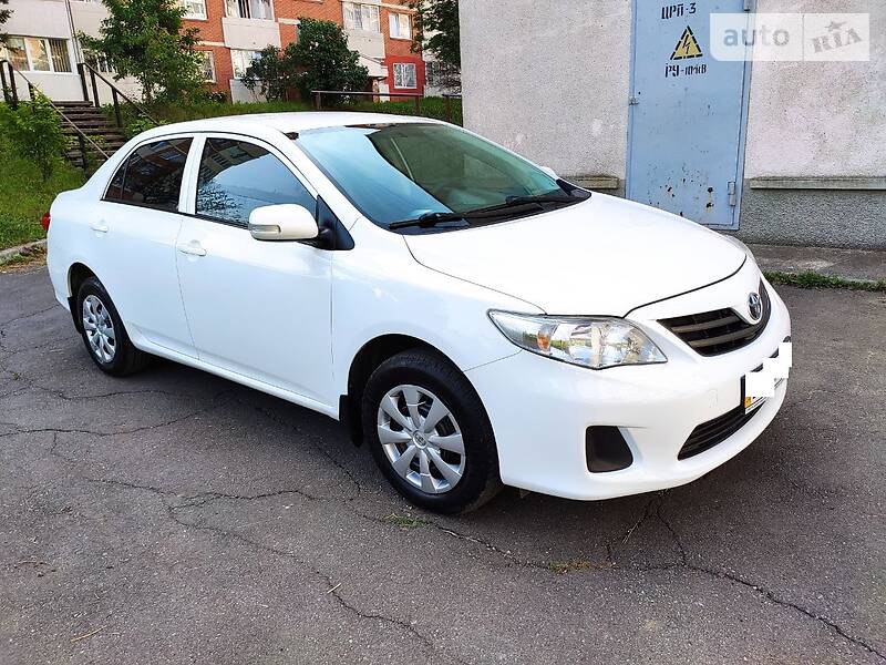 Седан Toyota Corolla 2010 в Хмельницком