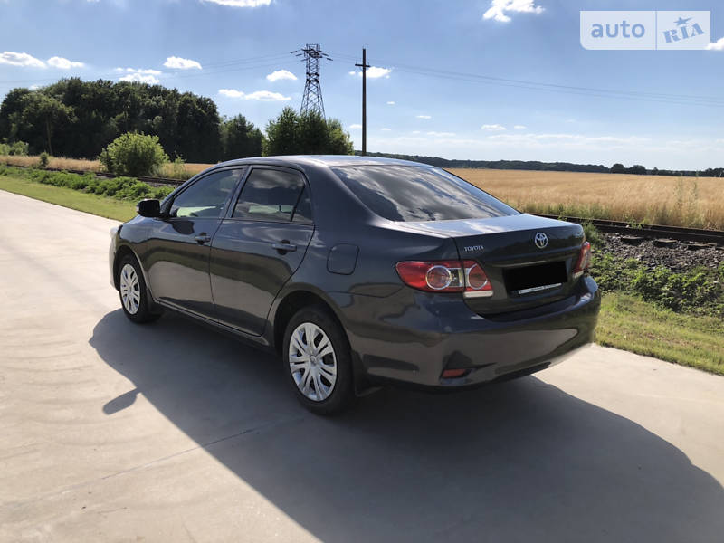 Седан Toyota Corolla 2013 в Києві