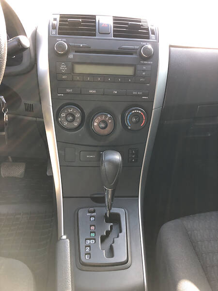 Седан Toyota Corolla 2013 в Києві