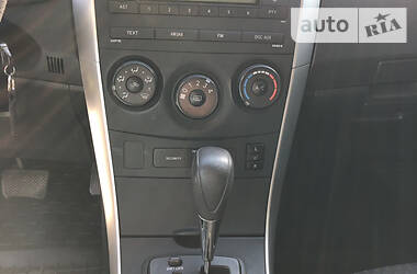 Седан Toyota Corolla 2013 в 