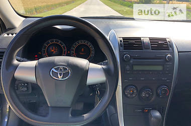 Седан Toyota Corolla 2013 в 