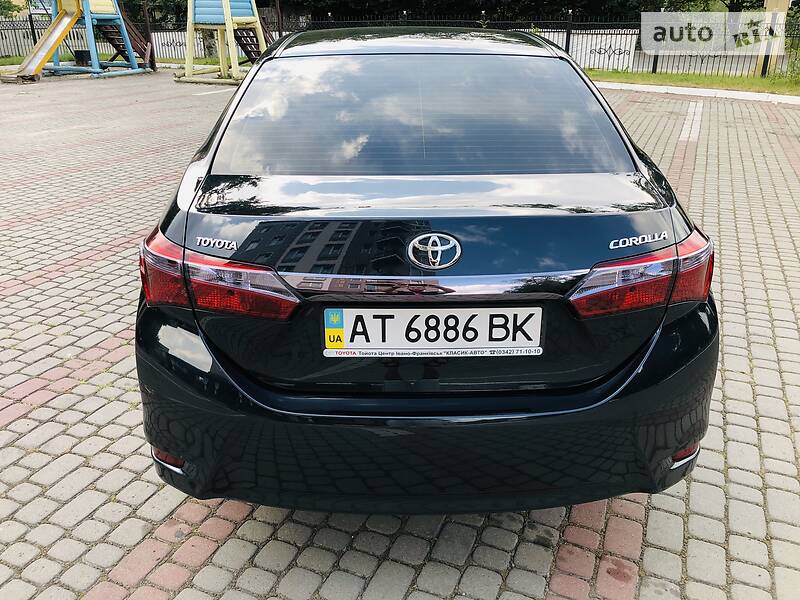 Седан Toyota Corolla 2013 в Богородчанах