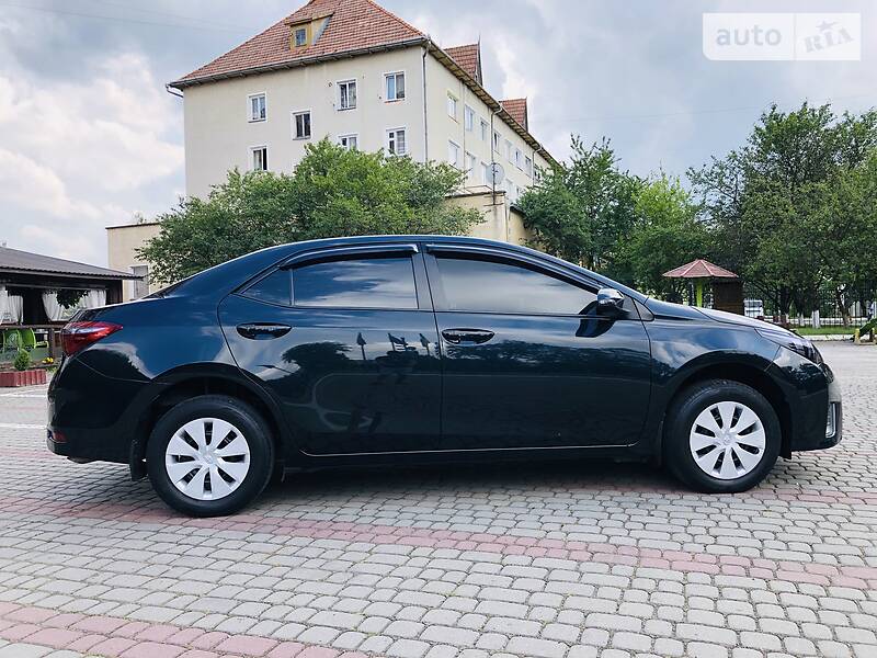 Седан Toyota Corolla 2013 в Богородчанах