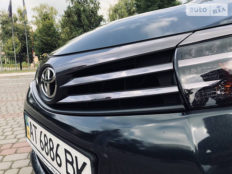 Седан Toyota Corolla 2013 в Богородчанах